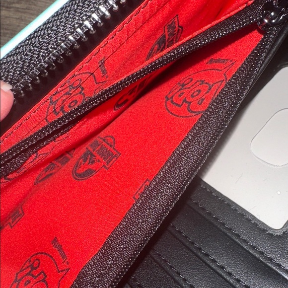 Universal Studios Loungefly wallet [Jurassic Park] - Picture 5 of 7